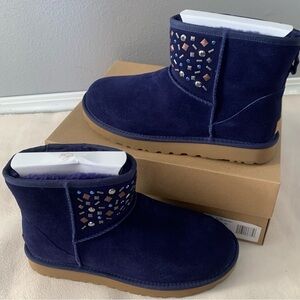 UGG CLASSIC MINI STUD BOOT